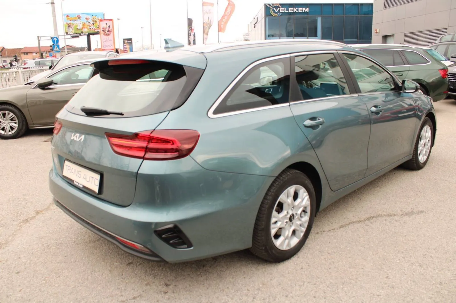 kia ceed sw 1.5 t-gdi automatik *navigacija, kamera* - slika 5