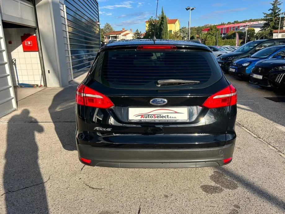 ford focus 1,5 tdci - 2015 - 140.000km - navi - servisna - reg 1 god! - slika 7