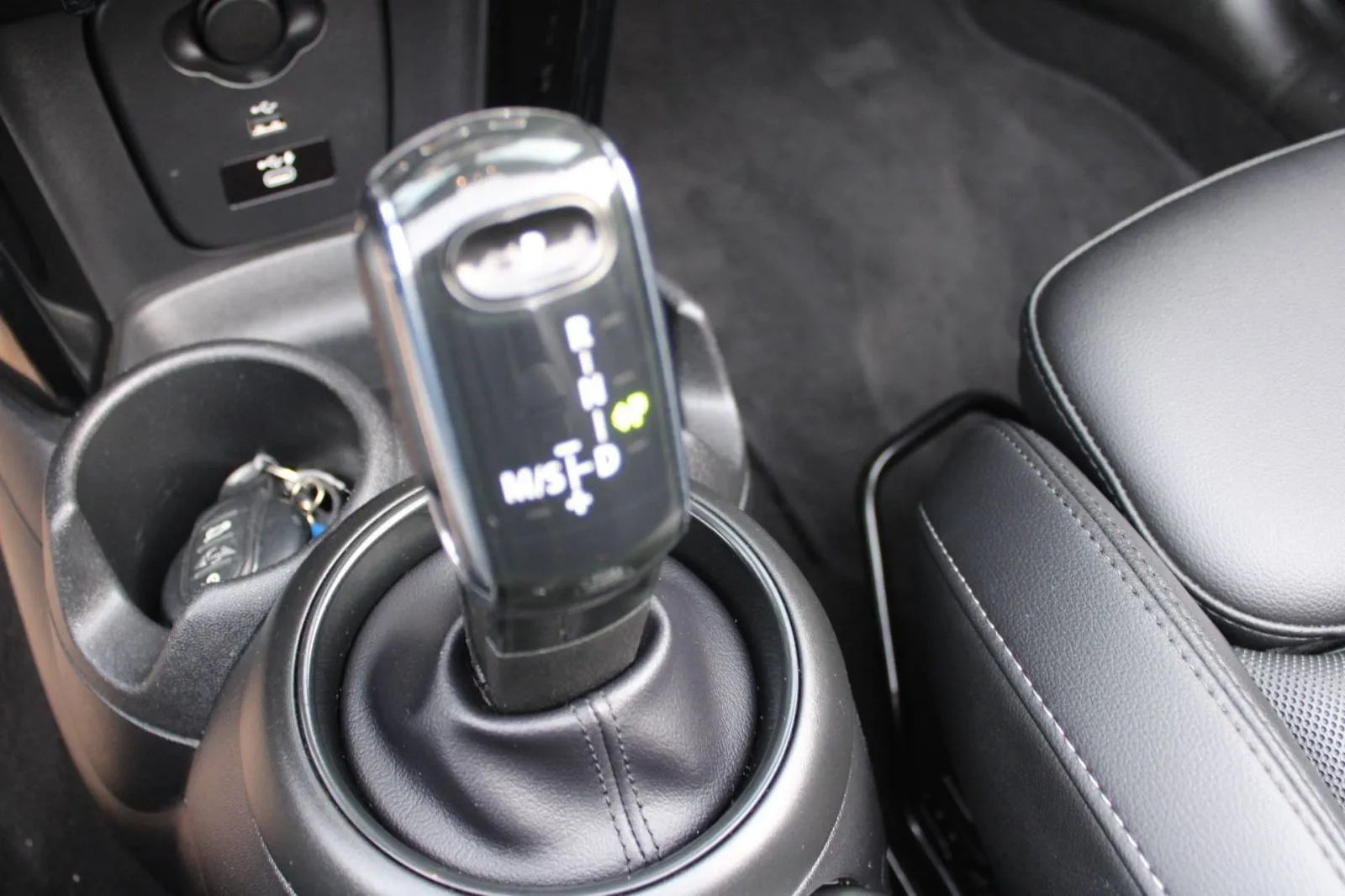 mini cabrio cooper automatik *led, navigacija, kamera* - slika 25