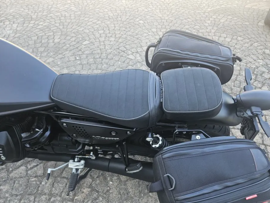 moto guzzi v9 bobber abs, s garancijom, 2021 god. - slika 13