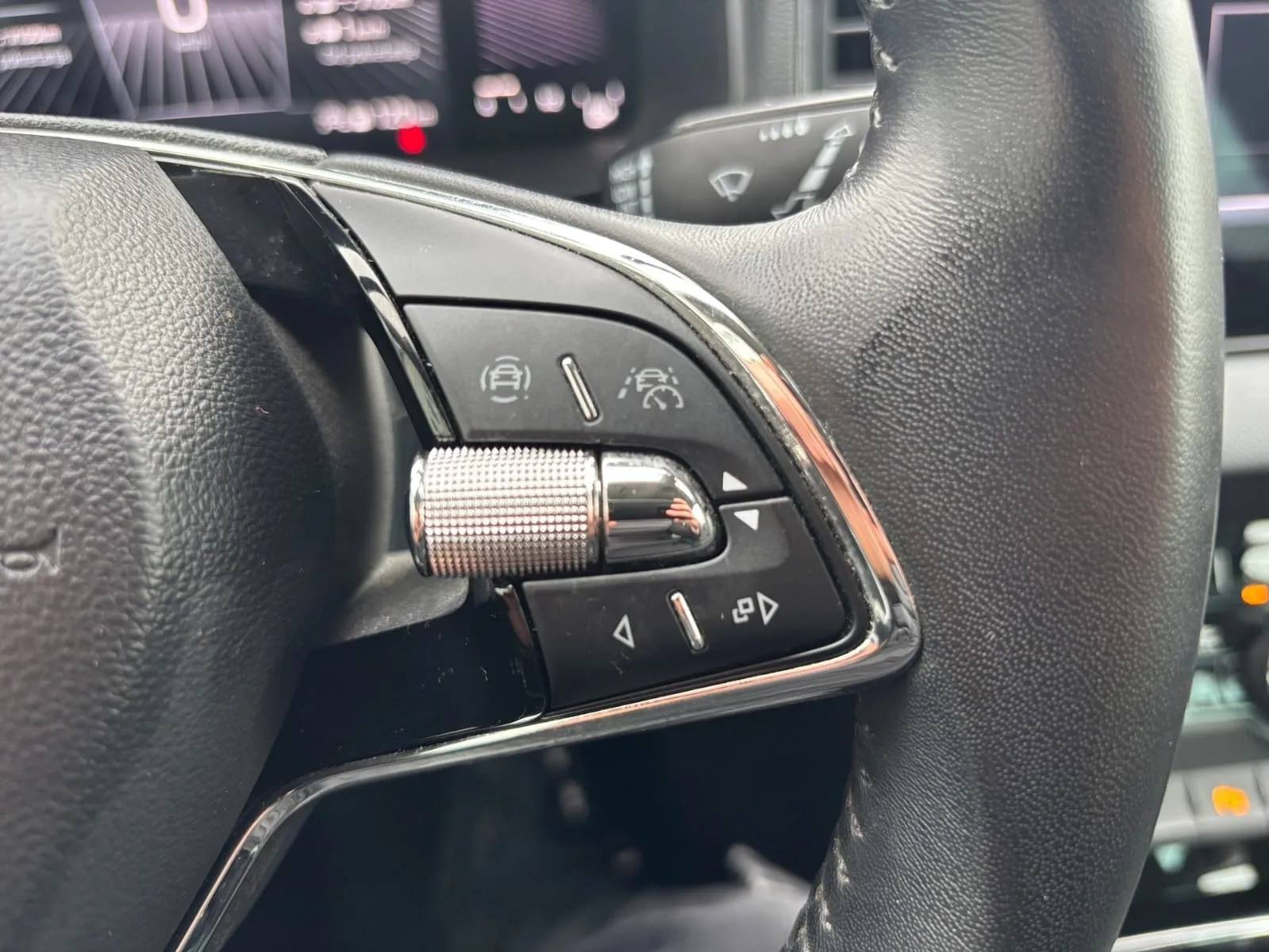 škoda karoq 2.0 tdi 85kw automatik - slika 17