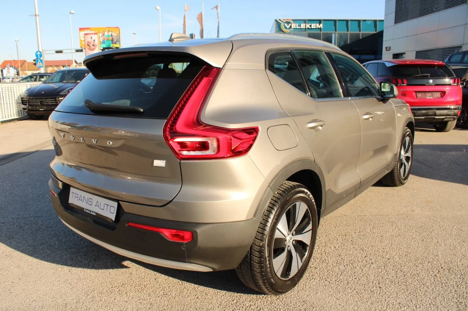 volvo xc40 t5 plug-in hybrid automatik *led, navigacija, kamera - slika 5