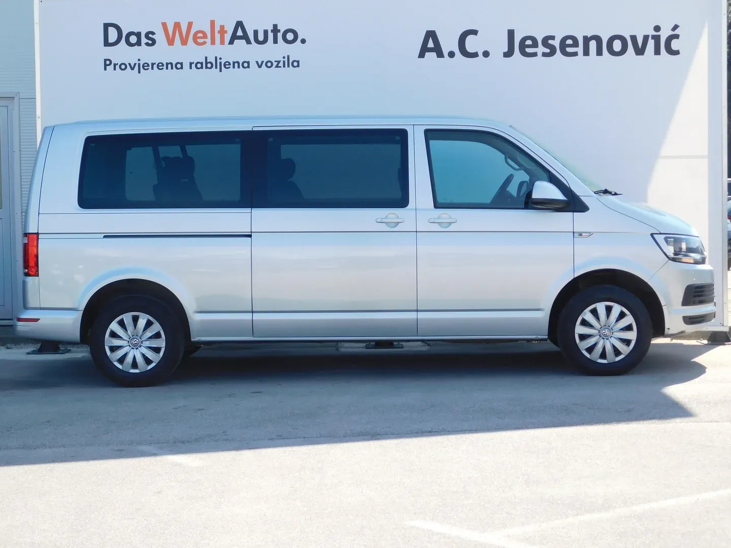 08354 vw caravelle comfortline 2.0 tdi dsg - slika 4