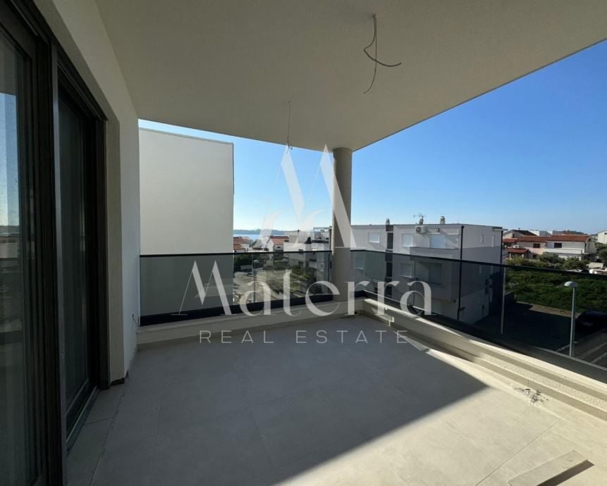 VODICE, STAN S7 - 81,50m2, TERASA, 2. KAT, 400M OD PLAŽE