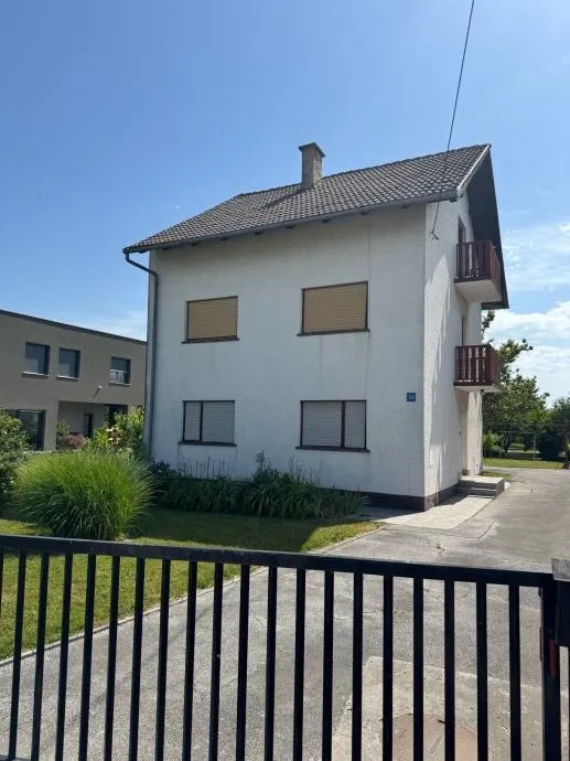 Prodaje se kuća 200 m² – Novo Svibje, velika parcela (prodaja) - Hrušćica, Rugvica