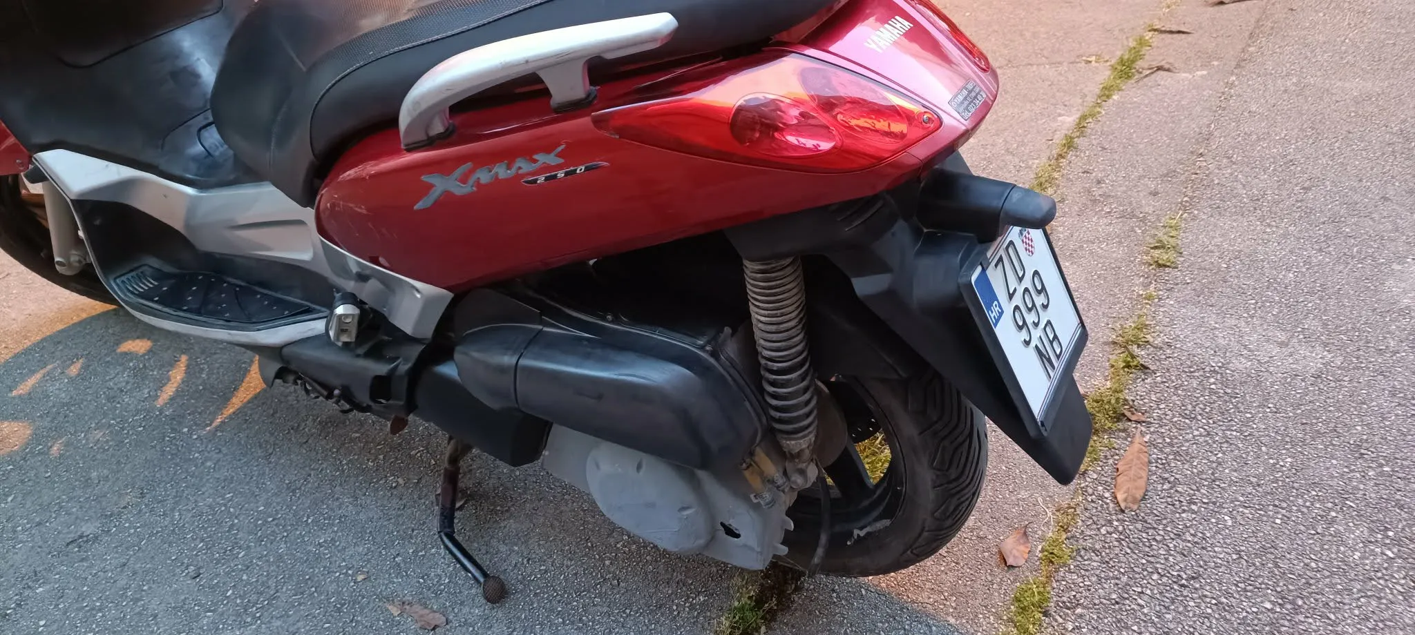 yamaha x-max 250 - slika 8