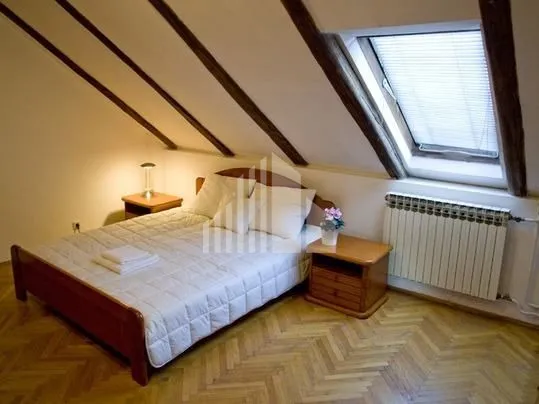 Centar, dvoetažan stan s velikom terasom za uređenje - Osijek
