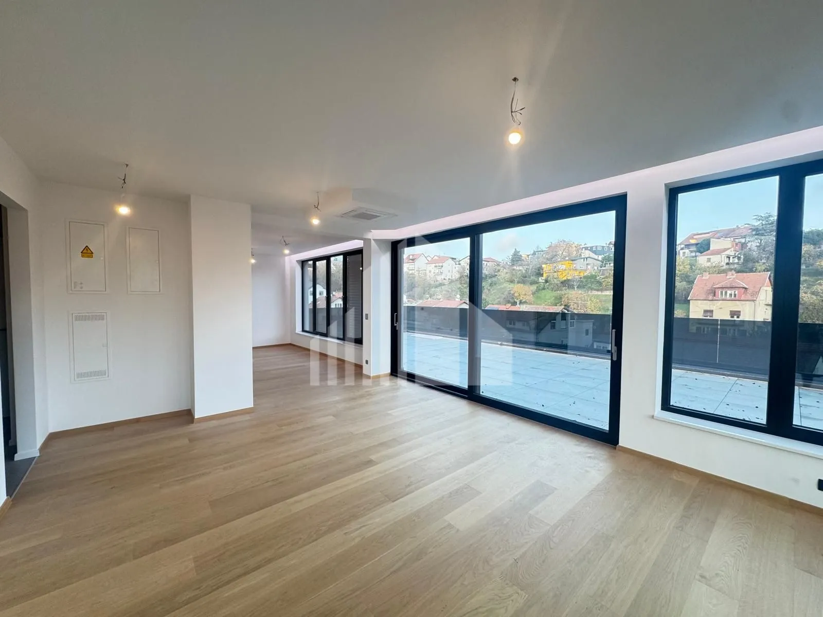 Penthouse s panoramskim pogledom na grad - DB+3SS, GPM - Zagreb