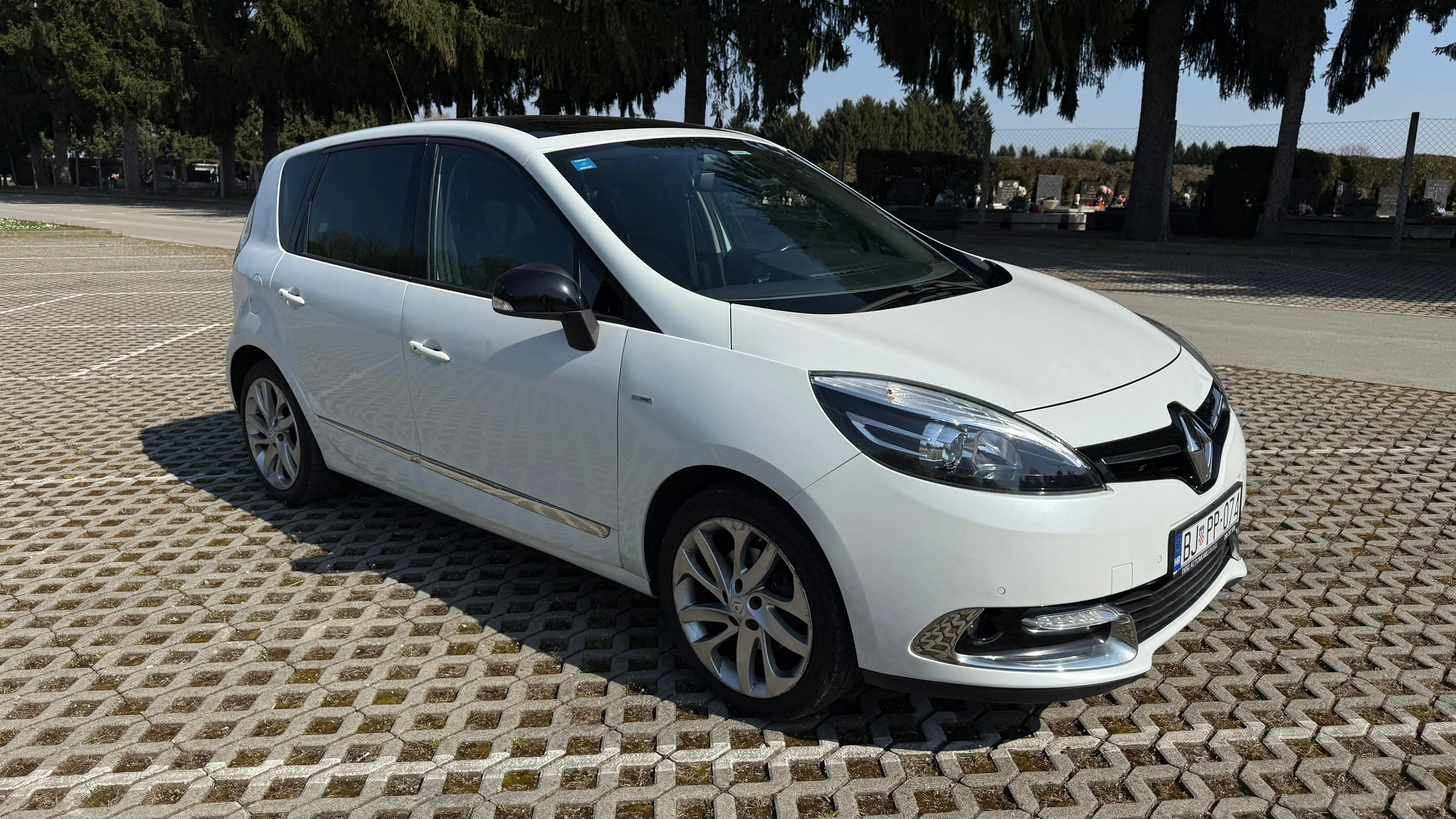 renault scenic tce 130, bose, panorama, kamera, top - slika 11