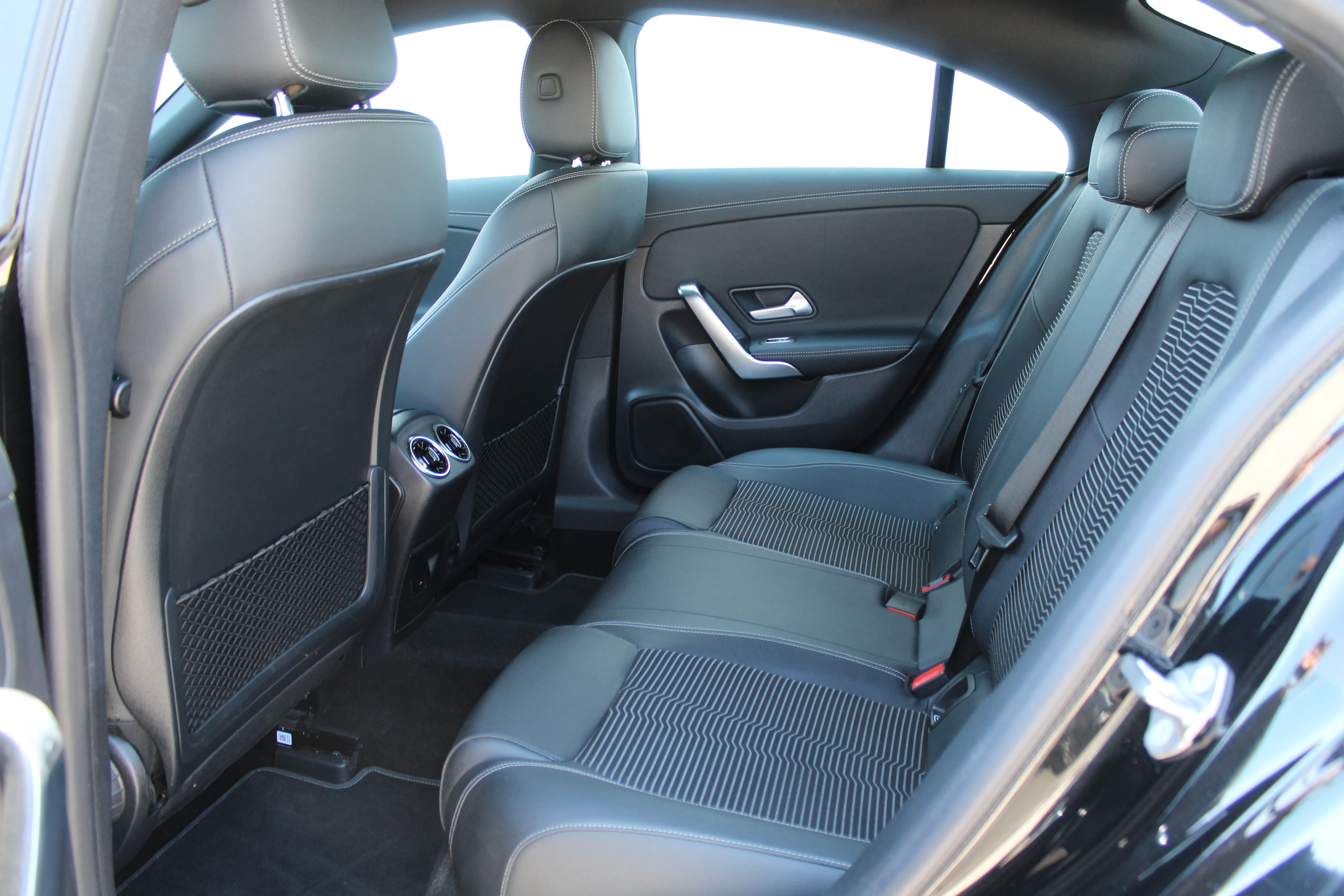 13221 mercedes-benz cla cla 180 d - slika 11
