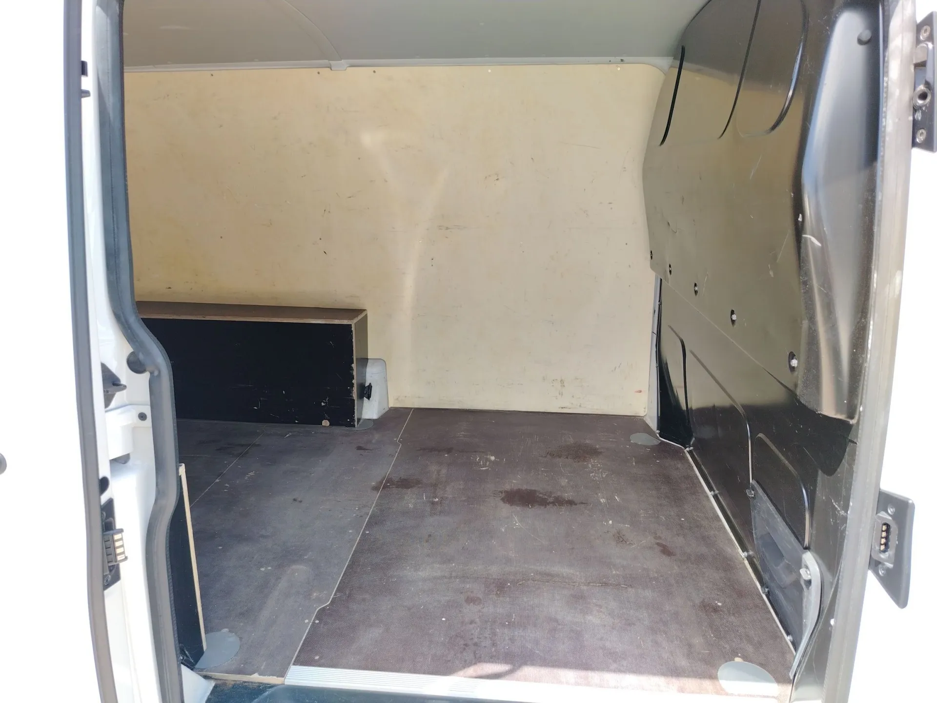 vw transporter 2.0 tdi 18950 € + pdv - slika 12
