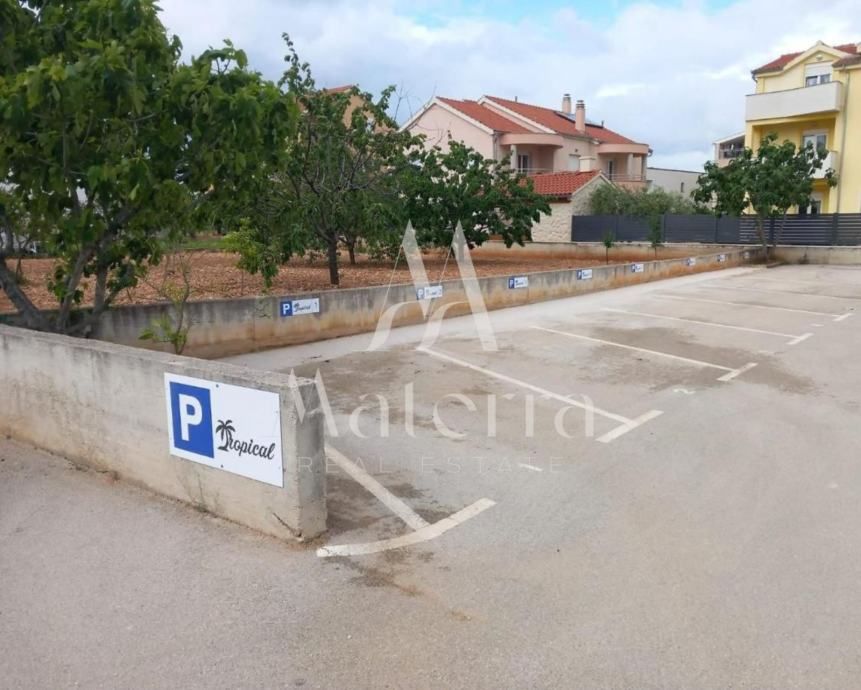 investicija, zgrada sa 11 apartmana i bazenom, osiguran parking (prodaja) - slika 4