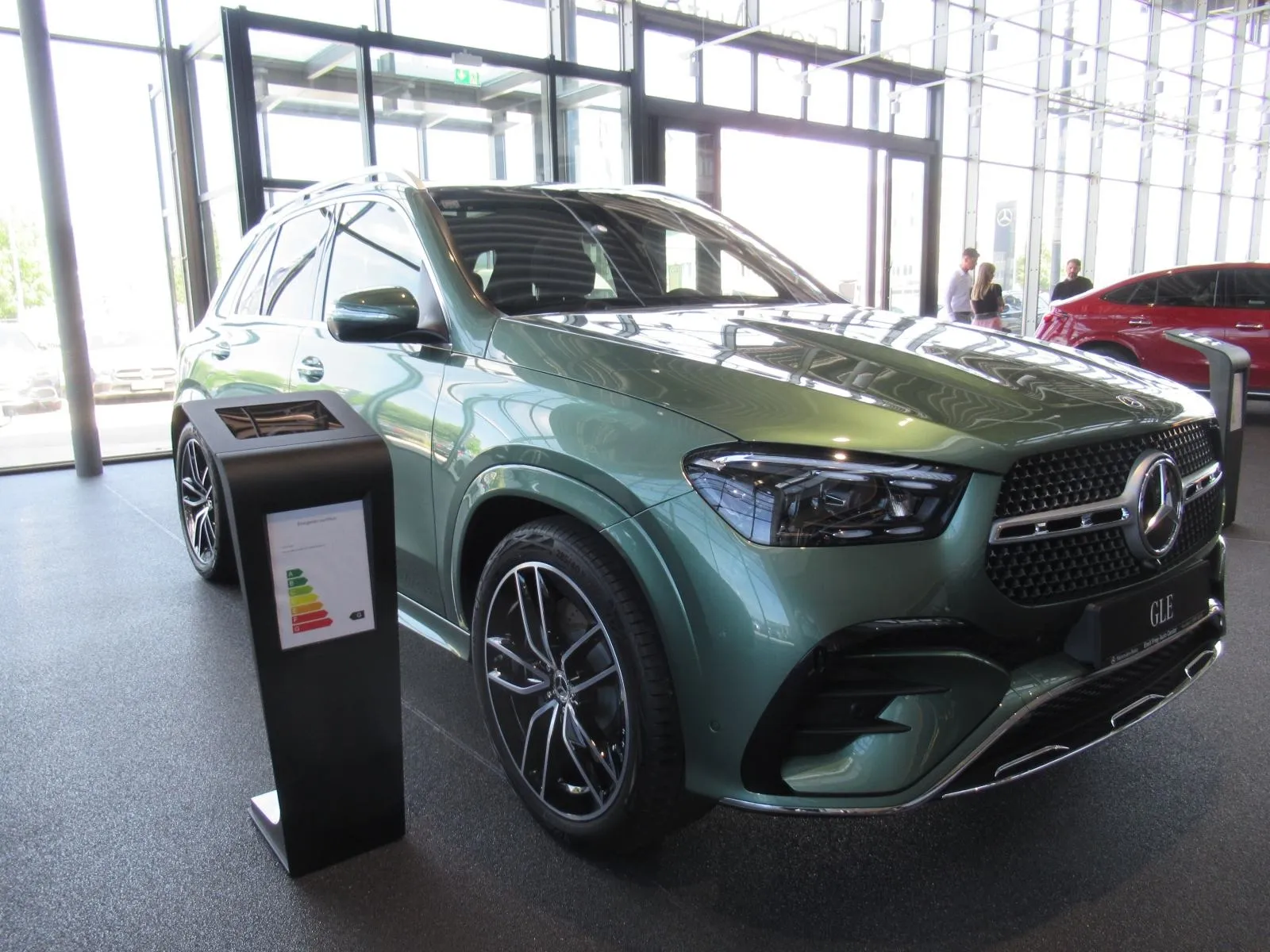 mercedes-benz gle 450 d 4matic amg line premium plus - slika 3