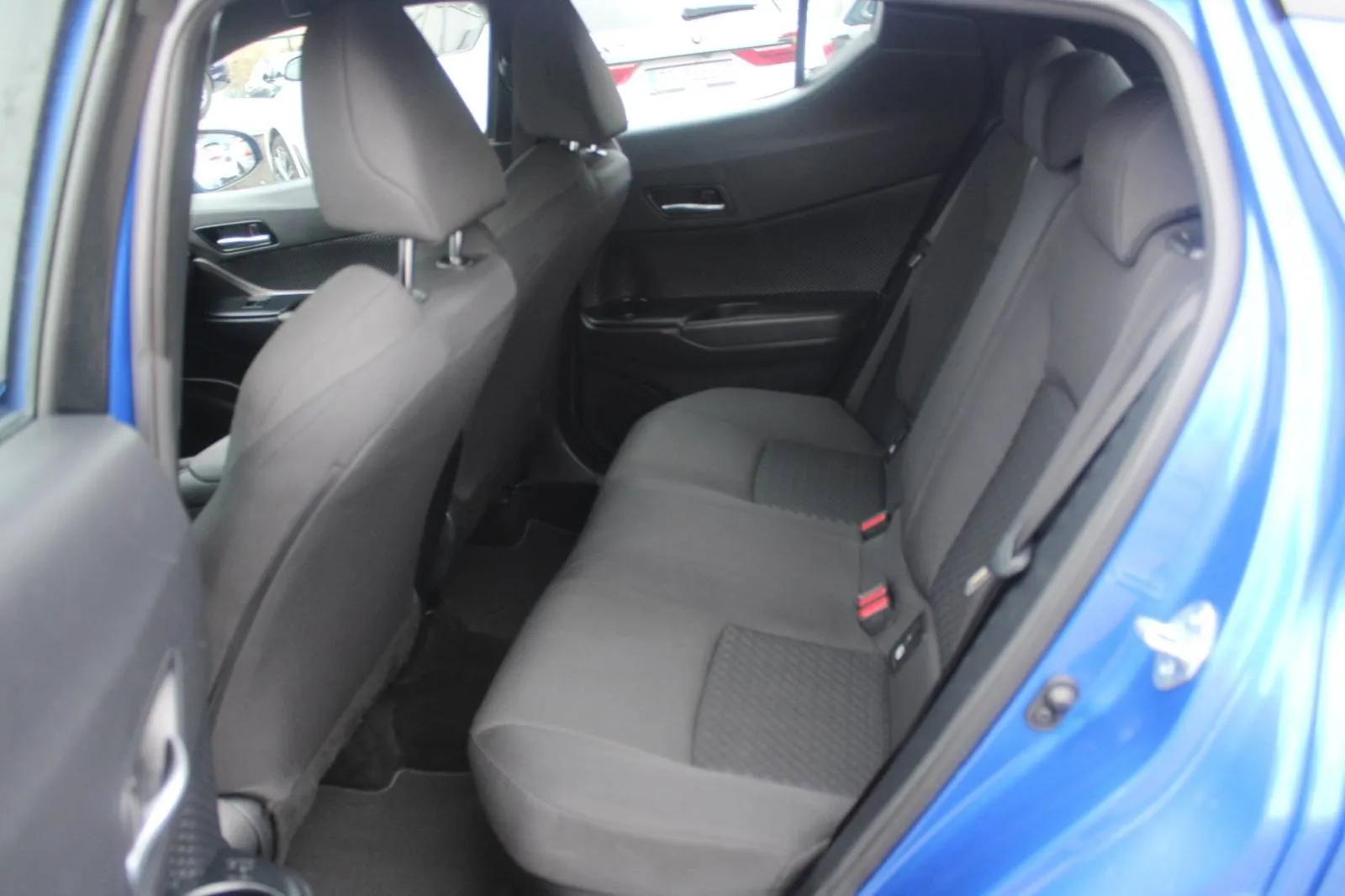 toyota c-hr 2.0 hybrid automatik *led, navigacija, kamera* - slika 11