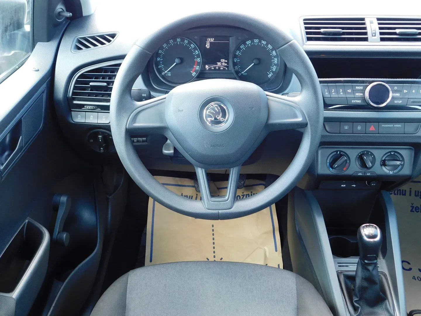 09890 škoda fabia active 1.4 tdi - slika 8