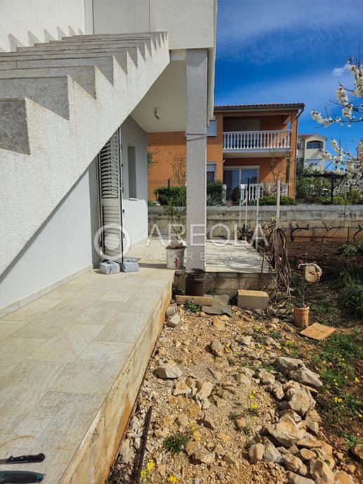 vodice - kuća s okućnicom! (prodaja) - slika 16