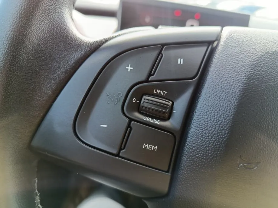 citroën c4 cactus 1,5 blue hdi. jamstvo. leasing - slika 16