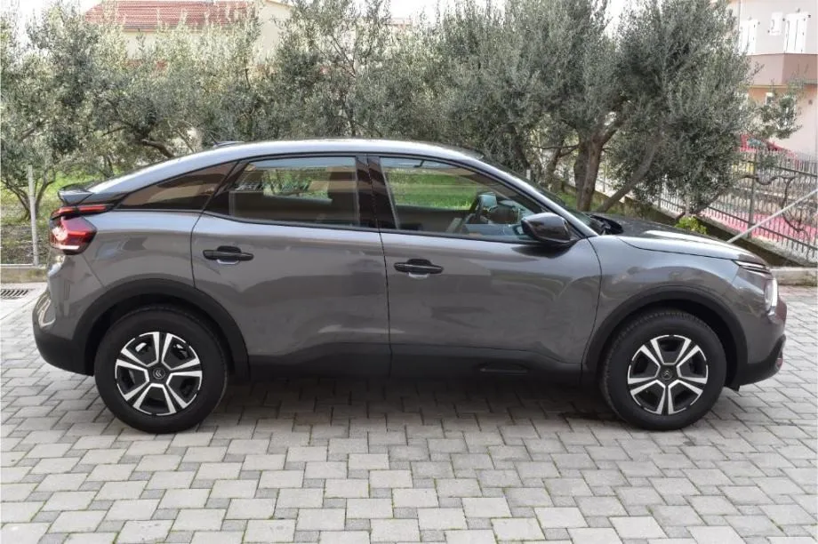 citroen c4 1.5 bluehdi live -kamera,dab,lane assist -novi model - slika 5
