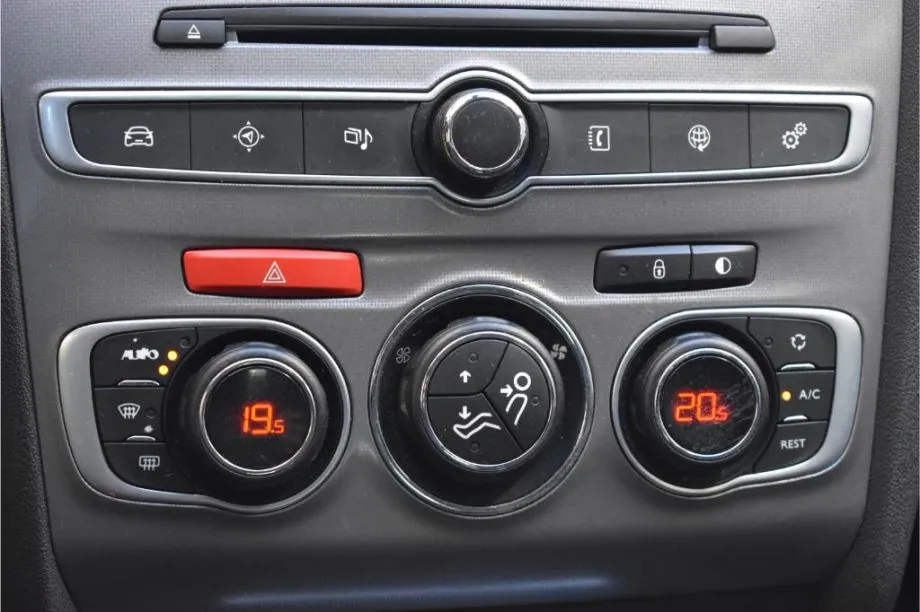 citroen c4 1.6 bluehdi 100ks millenium-pdc,android&apple-facelift - slika 19