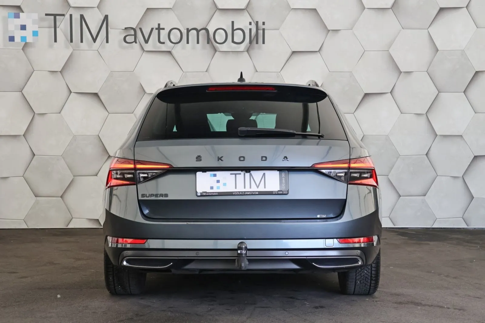 škoda superb combi 2.0tdi sportline matrix virtual radar temp - slika 12