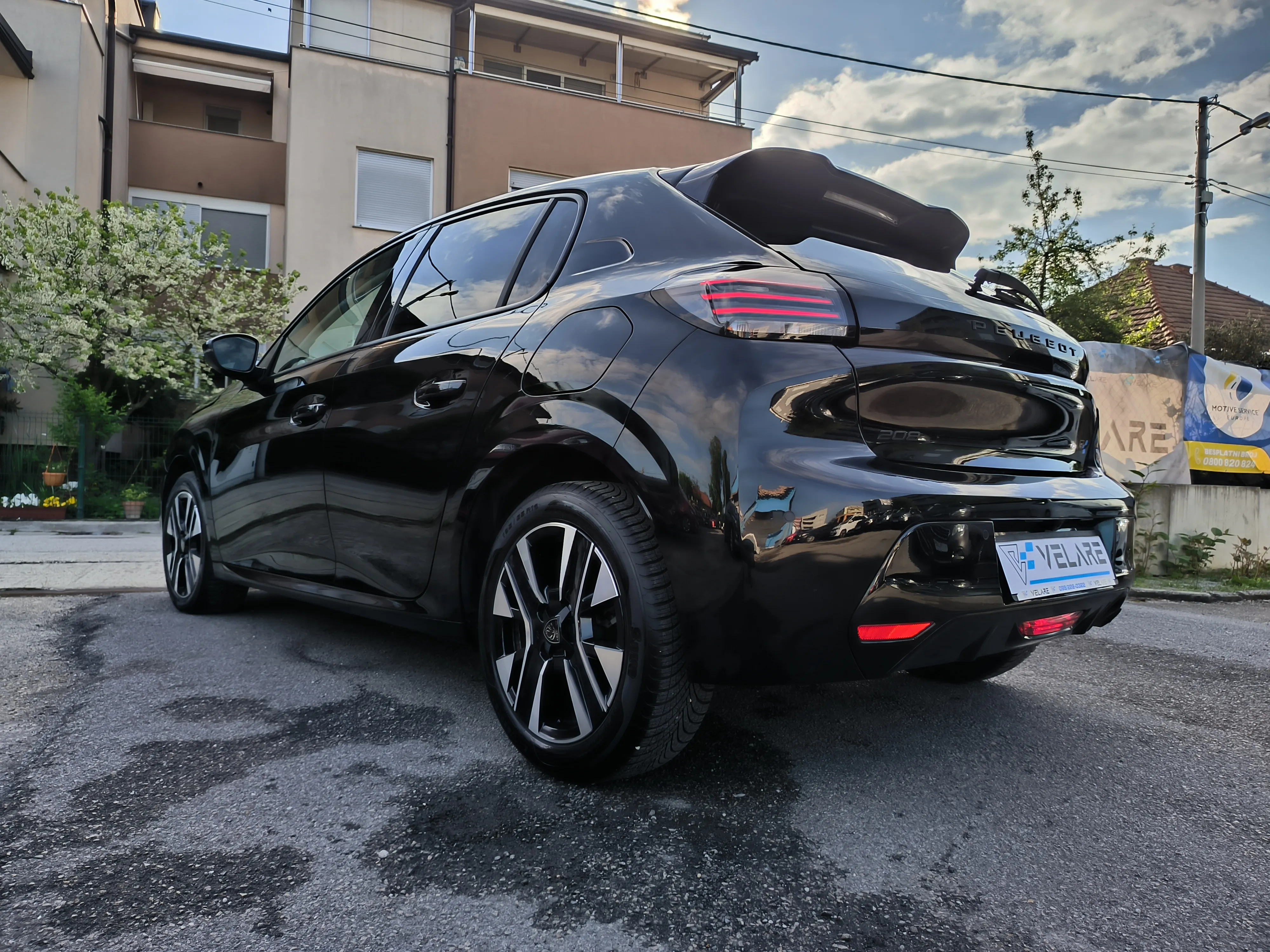 peugeot 208 1.2 allure, automatik, servisna, jamstvo, reg. 1 godinu - slika 6