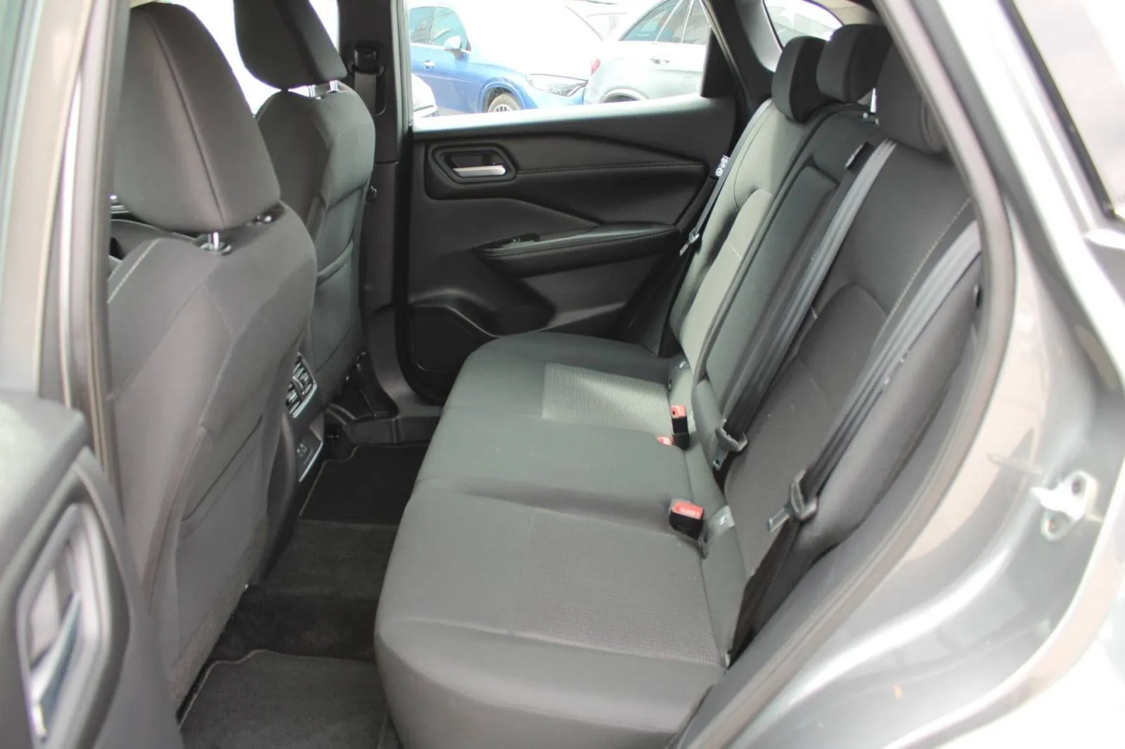 nissan qashqai 1.3 mhev automatik *led, kamera* - slika 9