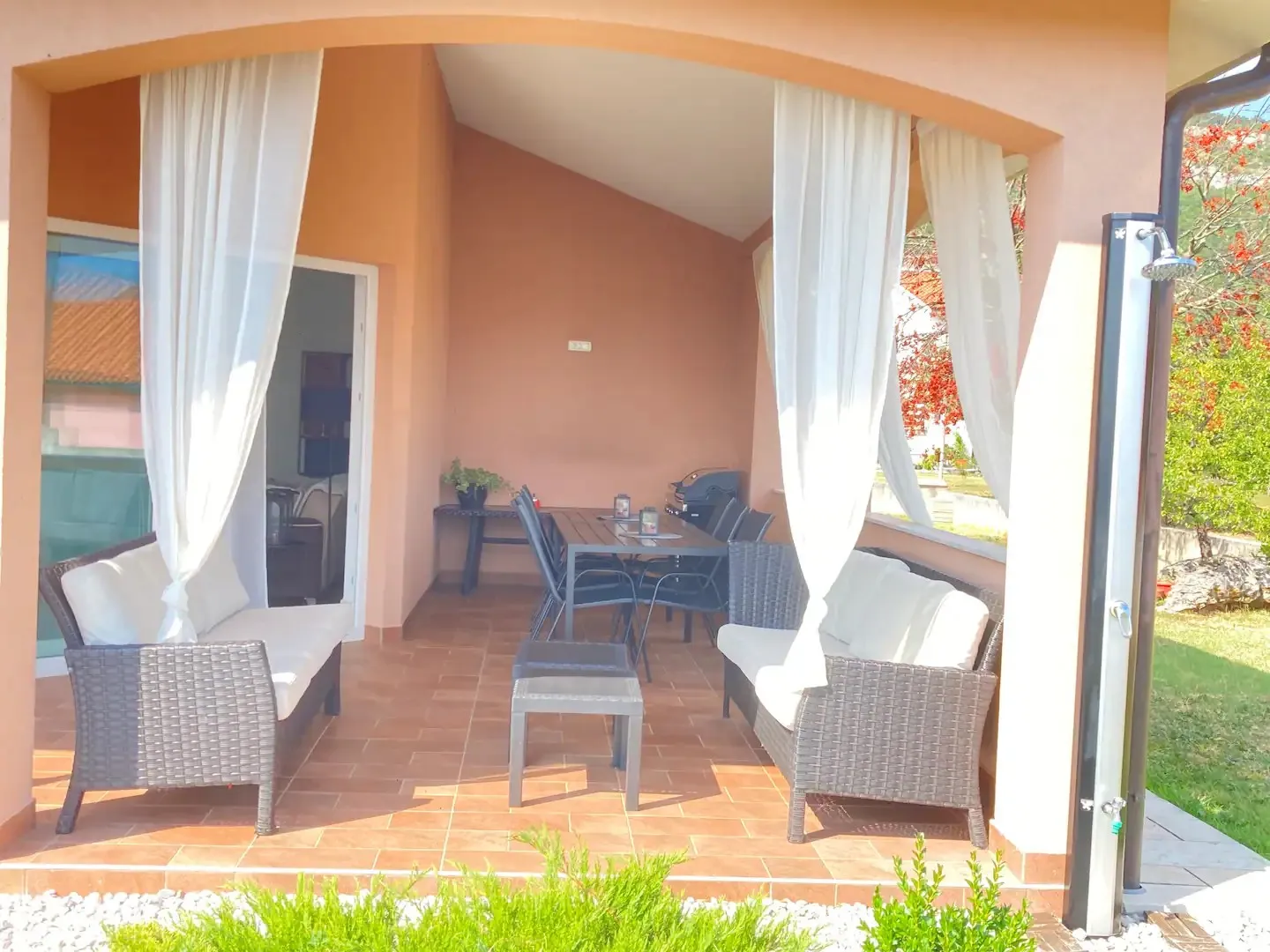 izuzetna priilika! roč, villa s bazenom, 180m2, 1000m2 okučnice - slika 13