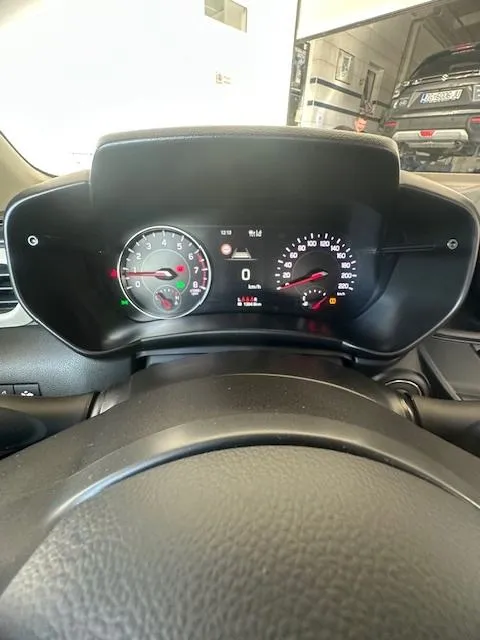 suzuki swift 1,2 hybrid gl+ premium 2wd financiranje 1/3 sa 3% kamata - slika 11