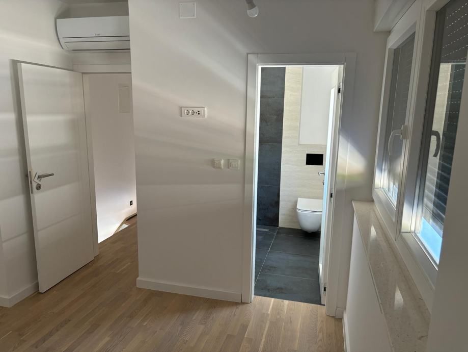 moderna vila s bazenom 60 m od mora - privlaka (zadar) (prodaja) - slika 8