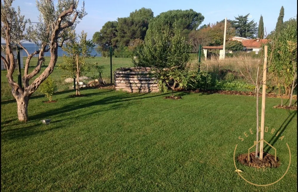 Građevinsko zemljište sa projektom, Lovrečica - Umag