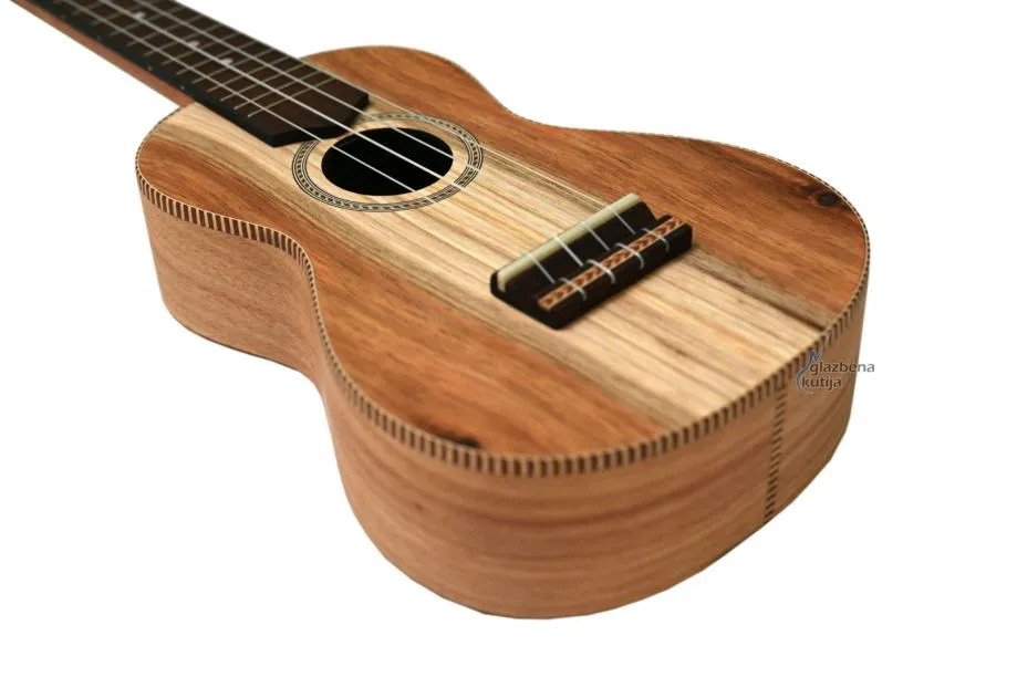 apc st soprano ukulele - slika 3