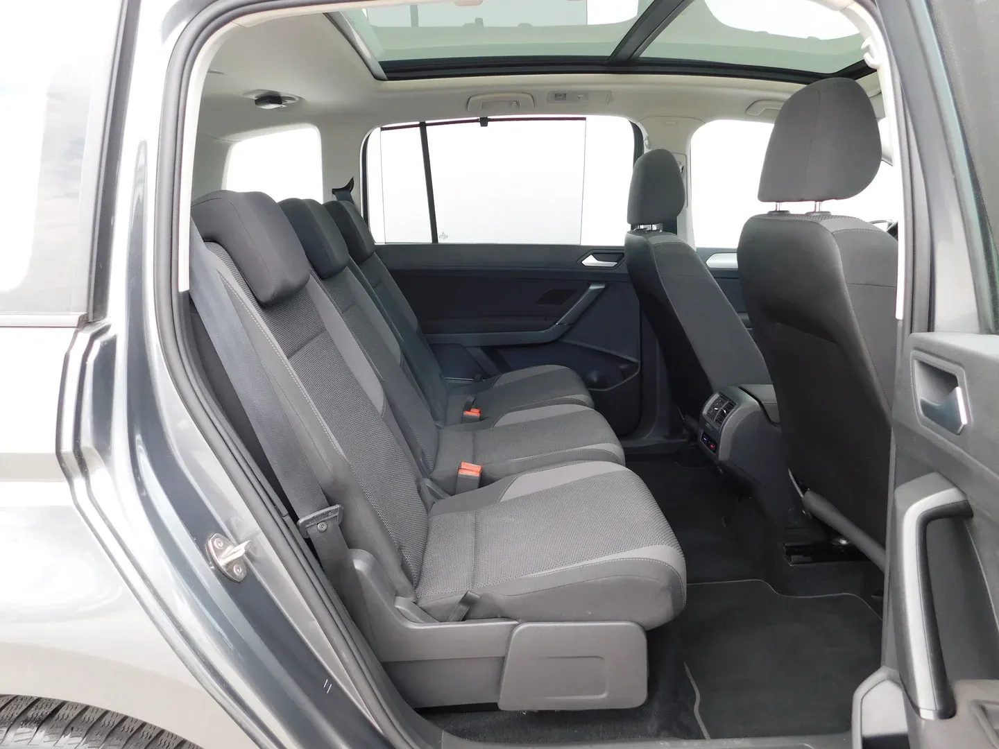 08819 volkswagen touran 1.6 tdi dsg trendline - slika 12