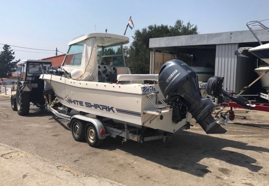 fisherman sa kabinom white sark 226 – moguca zamjena za veci - slika 9