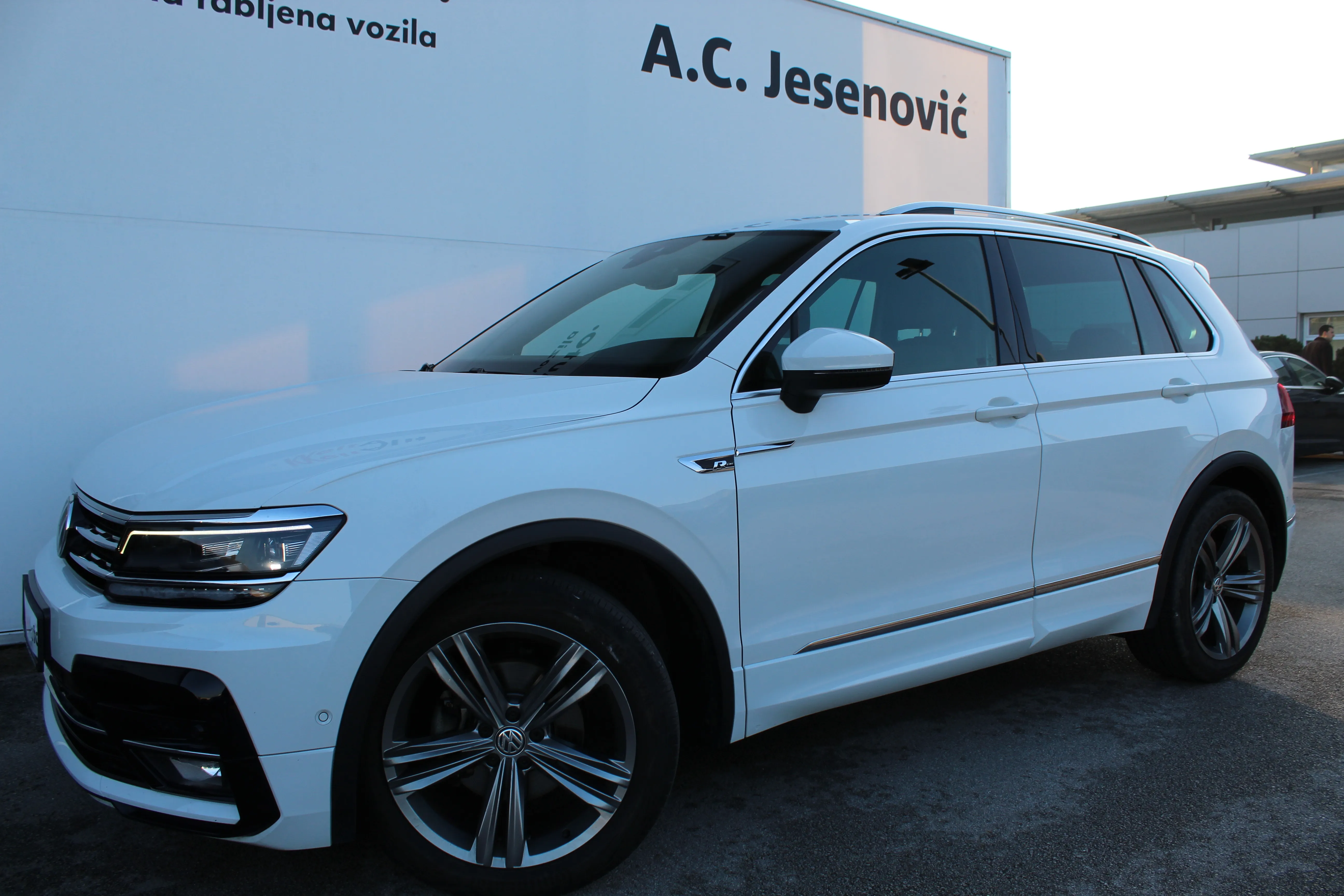 12972 tiguan 2.0 tdi highline + r-line paket - slika 7