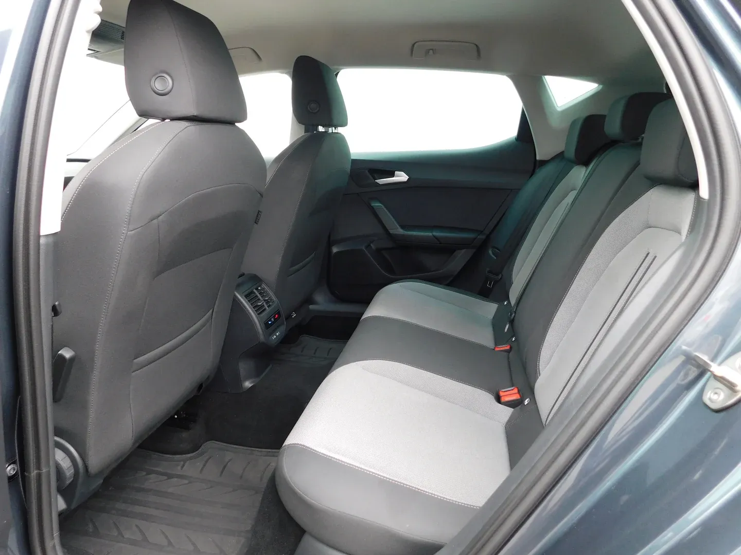 11426 seat leon 1.0 ecotsi style - slika 9