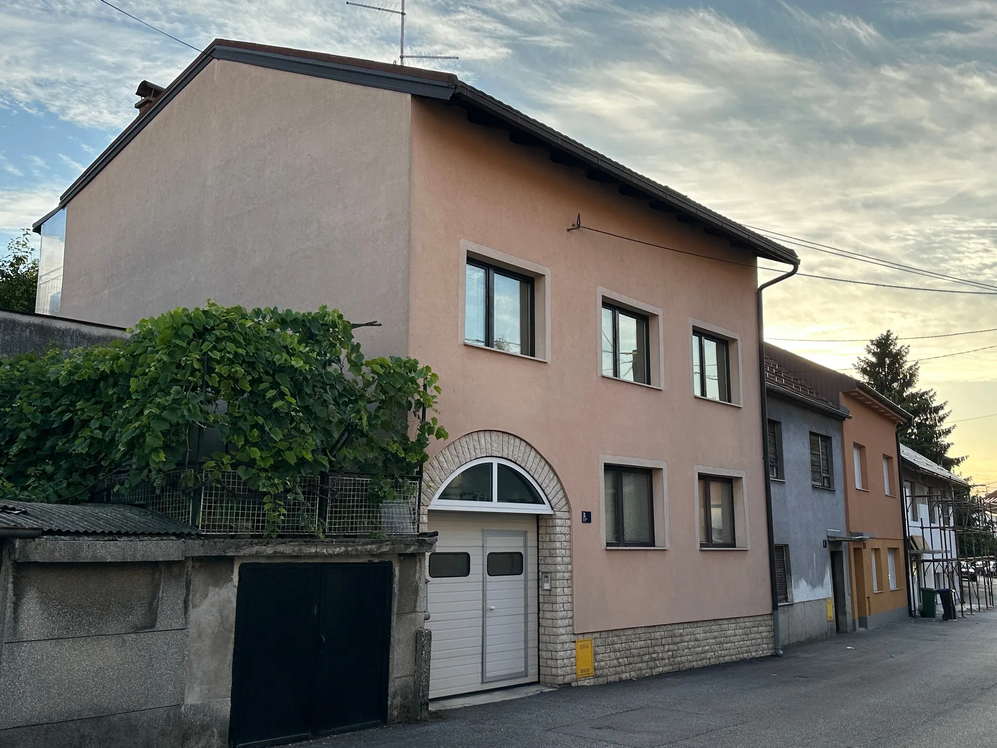 kuća s dvorištem - slika 3