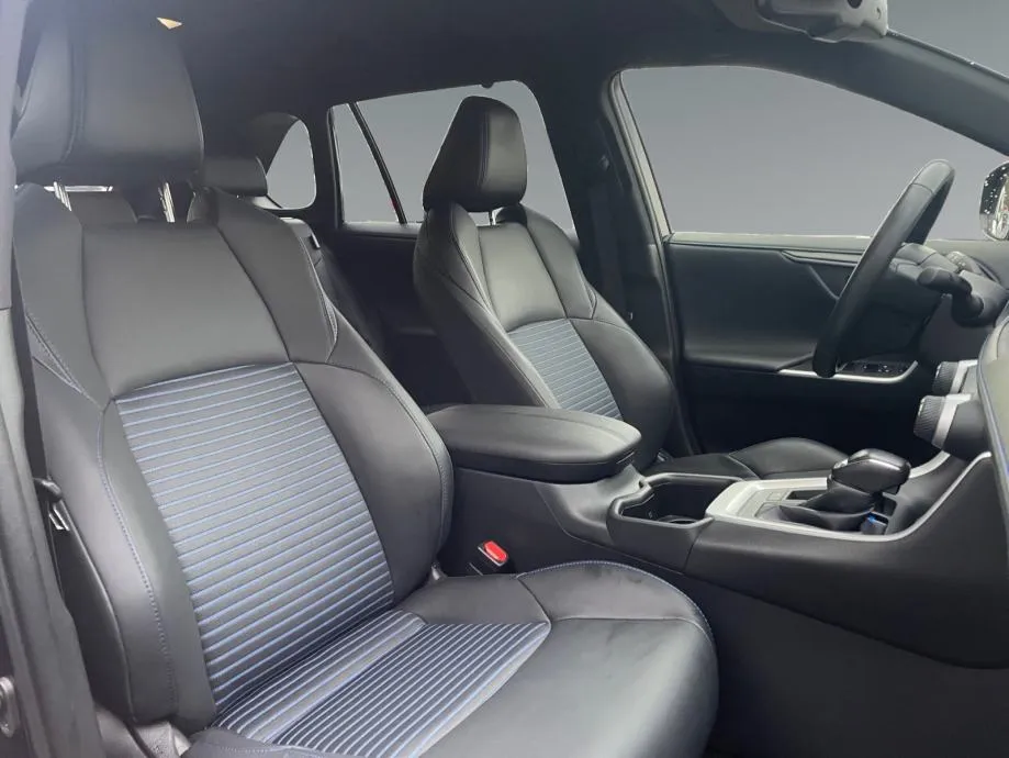 toyota rav4 2,5 hev style tech - slika 10