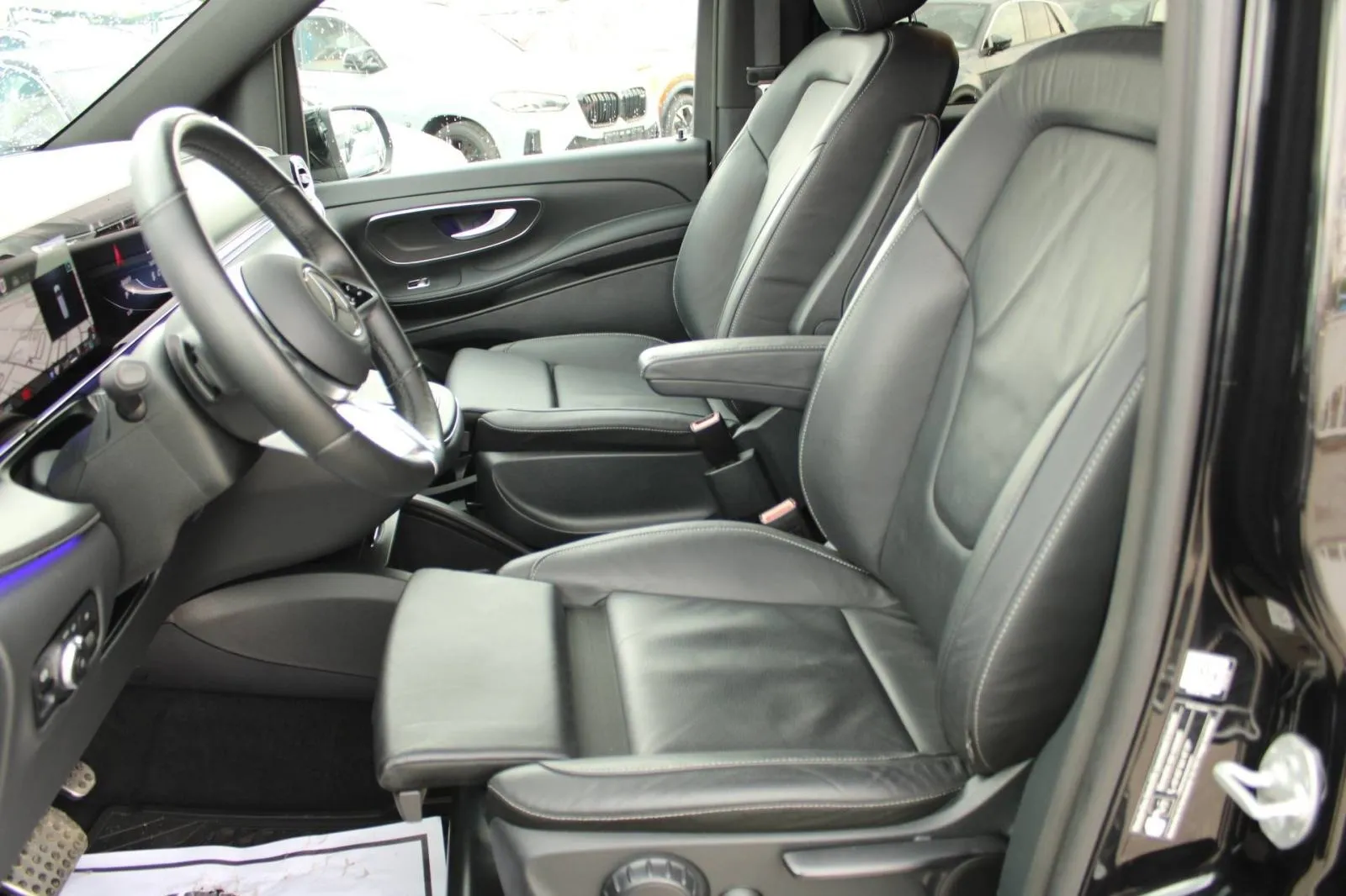 mercedes-benz klasa v 300d amg extralong automatik *led, navigacija, k - slika 11