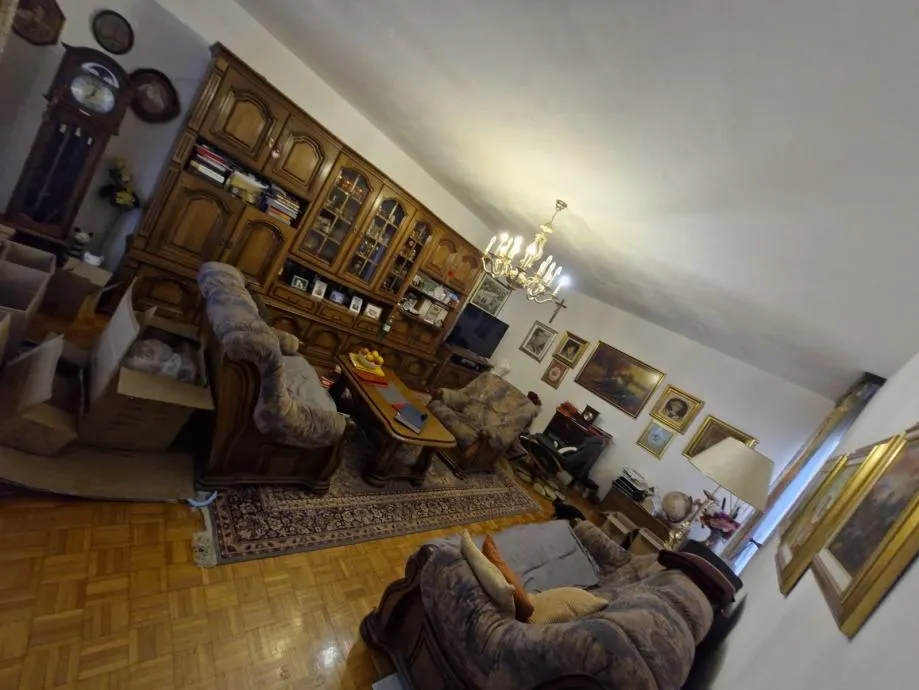 Kuća: Vinkovci, centar, katnica, 250.00 m2