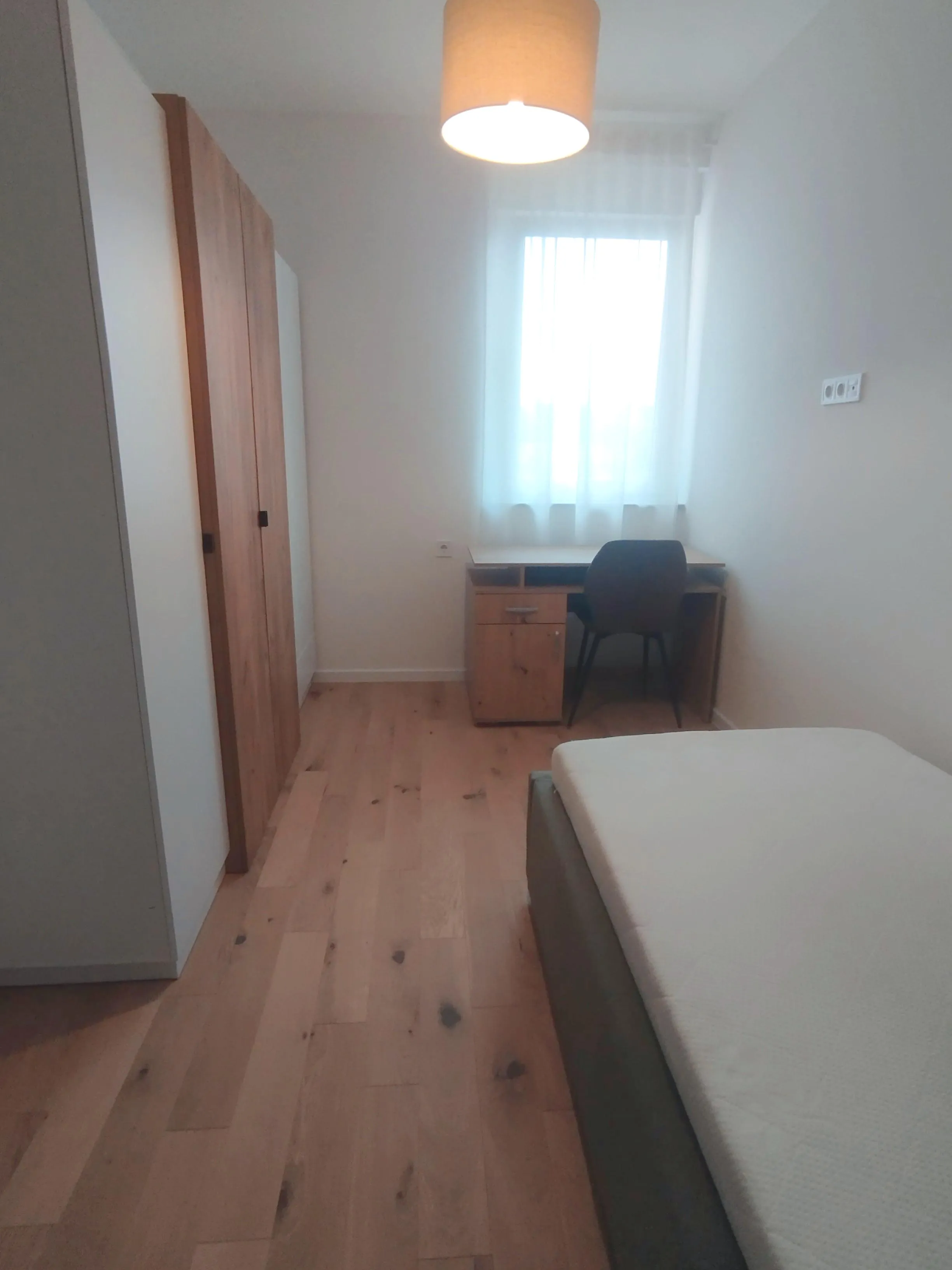 trosobni stan u centru-novogradnja s prekrasnim pogledom na promenadu - slika 11