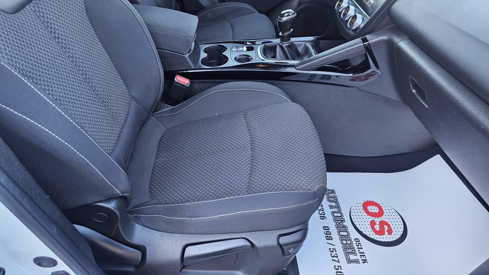 renault kadjar 1.5 dci,navigacija,led,tempomat,alu 17,pdc,abs,odličan - slika 17