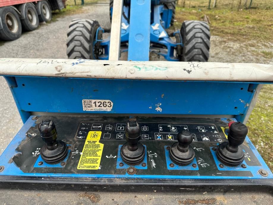 rabljena samohodna platforma genie z135/70 - radna visina 43 m - slika 6