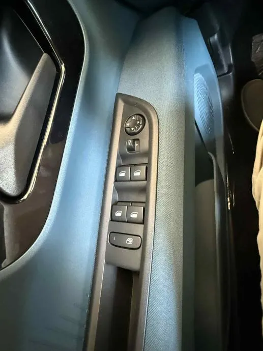 fiat grande panda 1,2 110 e-hybrid at – la prima - dostupno odmah!!! - slika 11