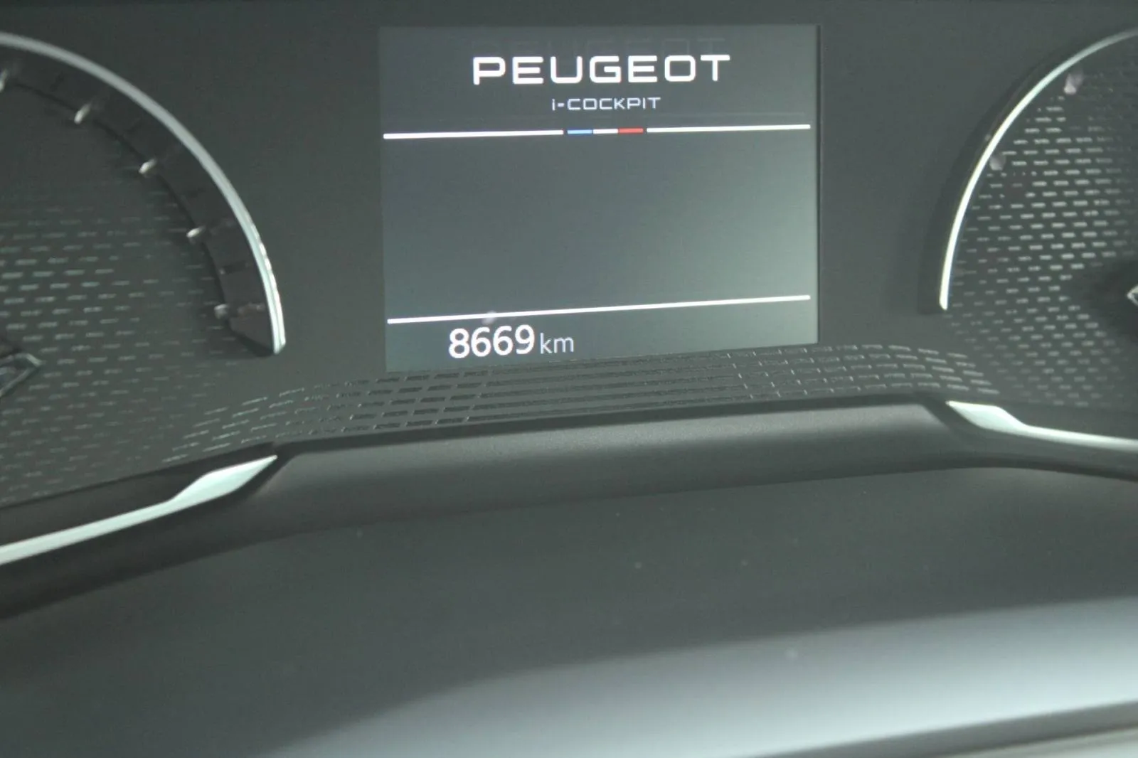 peugeot 208 1.2 puretech - slika 10