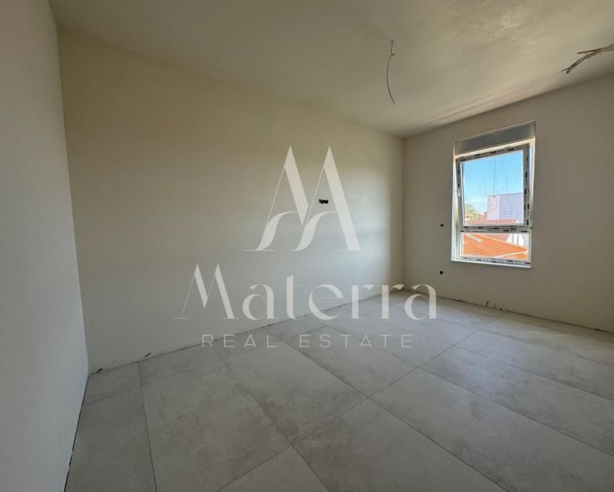 vodice, stan s7 - 81,50m2, terasa, 2. kat, 400m od plaže - slika 8