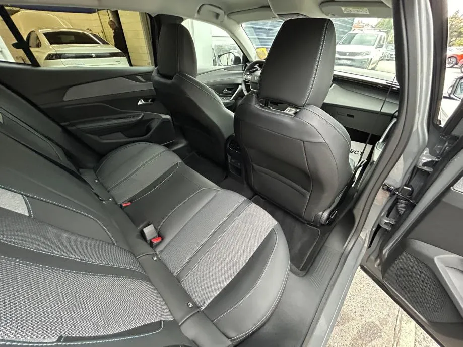 peugeot 408 hybrid 145 e-dcs6 - 2025. - 14.000 km - reg. 1 god! - slika 12