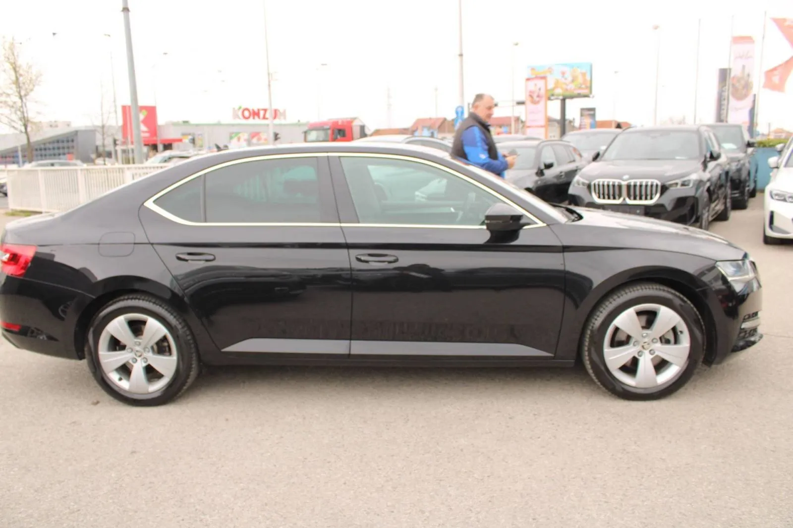 škoda superb 2.0 tdi dsg *led, navigacija, kamera* - slika 4