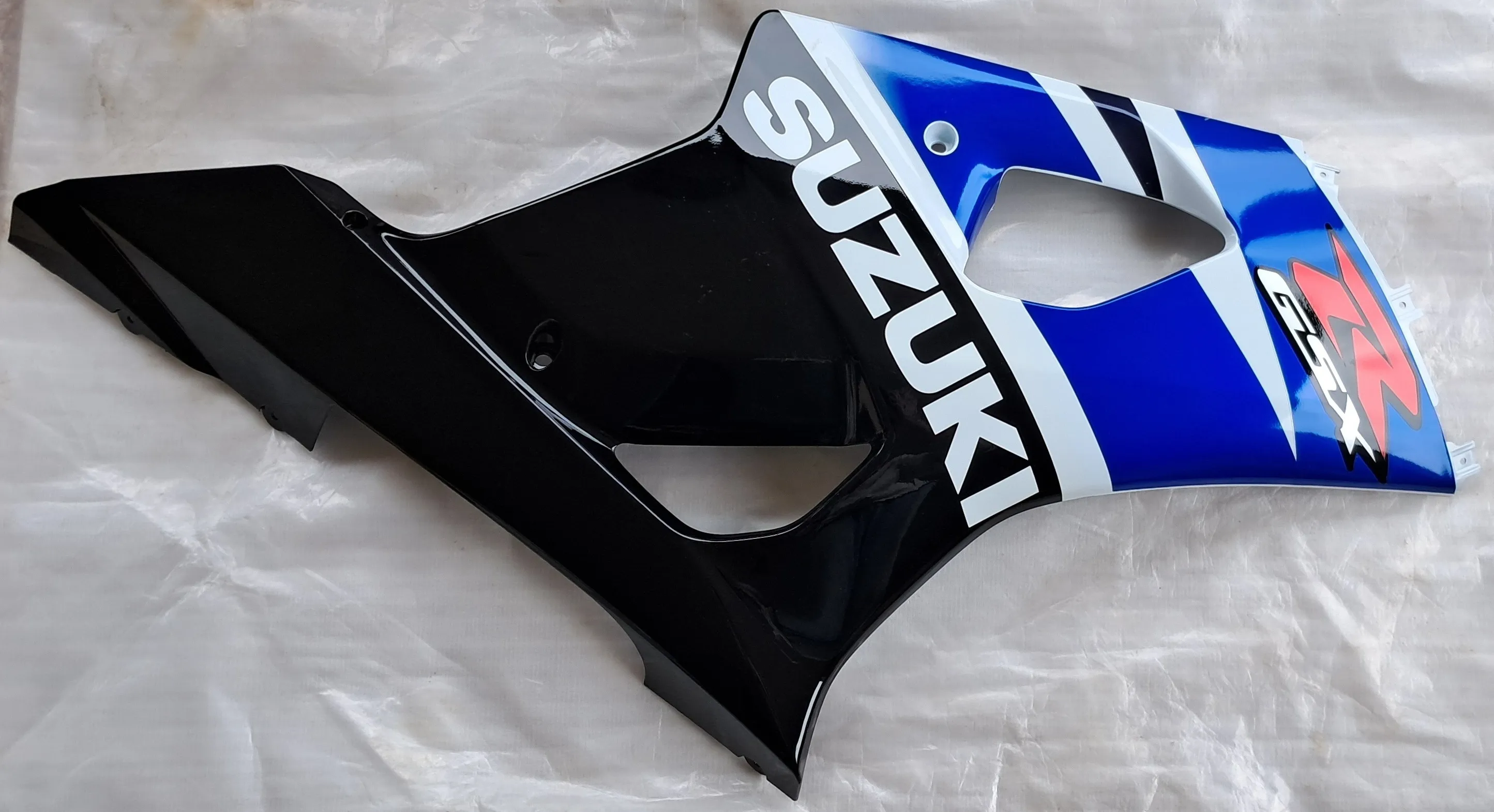 suzuki gsx-r 1000 - desna bočna oplata novo!!! - slika 2