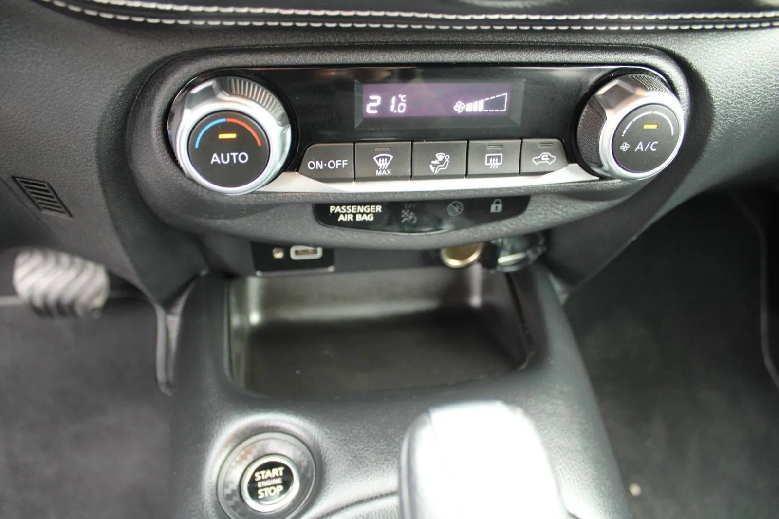 nissan juke 1.0 dig-t automatik n-connecta - slika 12