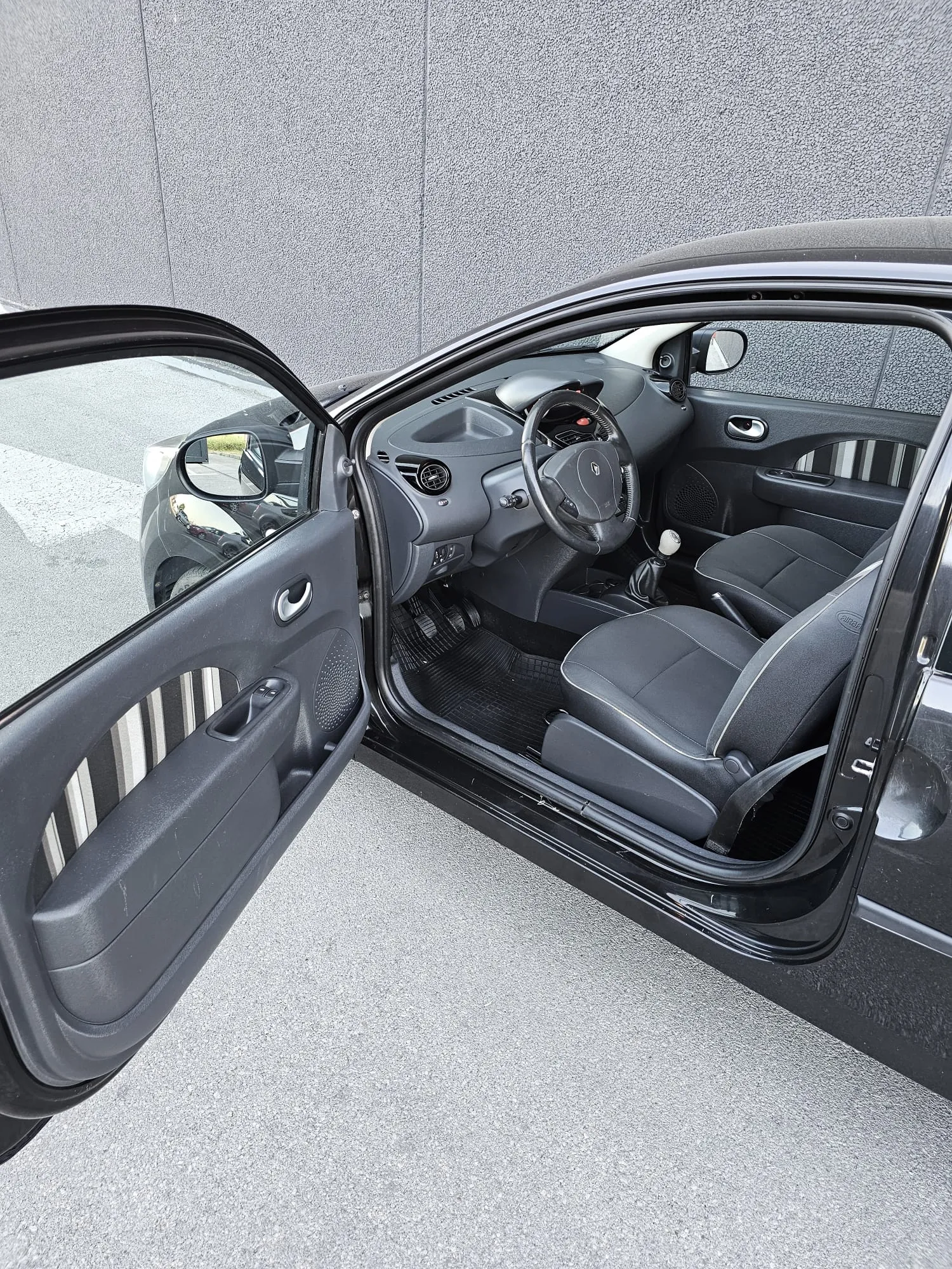 renault twingo 1,2 16v lev 2013. g 147000 - slika 13
